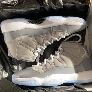 Jordan Retro 11 Grey